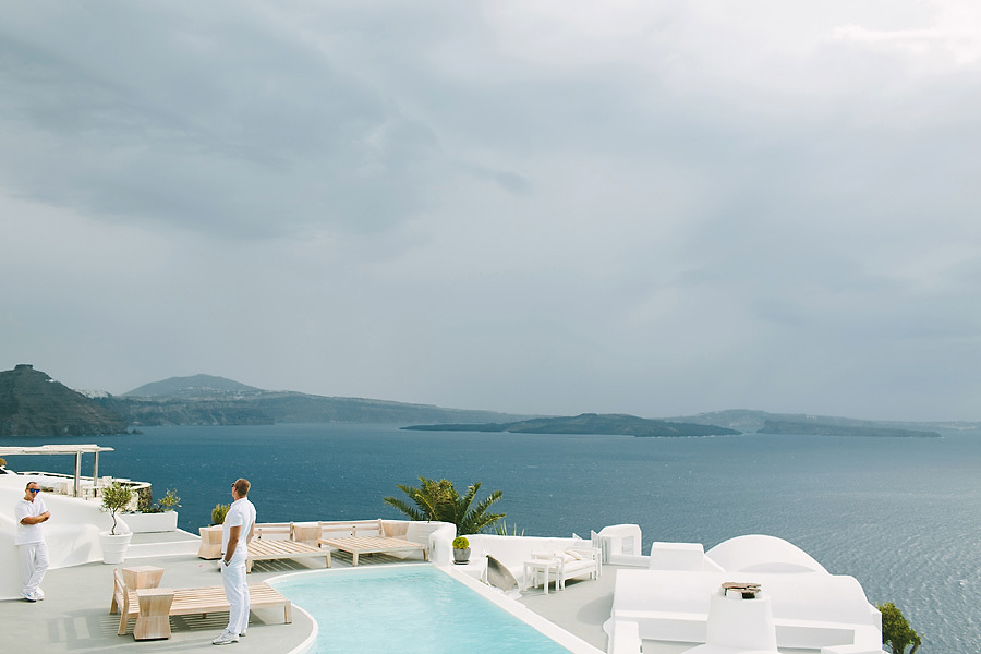 santorini-wedding-ceremony-at-katikies-hotel-photos